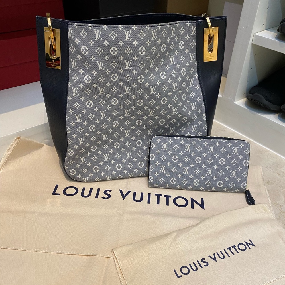 Louis Vuitton Blue Canvas Leather Bag with Wallet